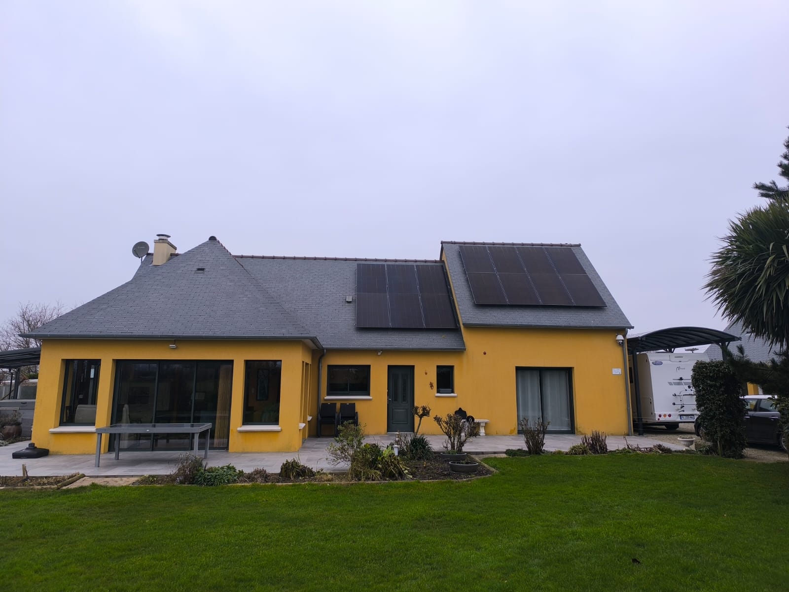 Installation & pose de panneaux solaires pour une maison près de Cherbourg (50)